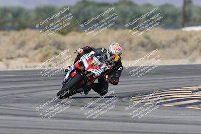 media/Oct-13-2025-Moto Forza (Mon) [[a66d839500]]/3-B Group/Session 3 (Turn 16)/